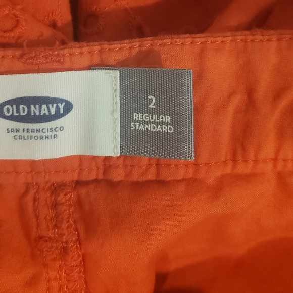 Old Navy Cotton Eyelet Shorts Mid-Rise Hot Tamale Color Size 2 EUC - Picture 6 of 9